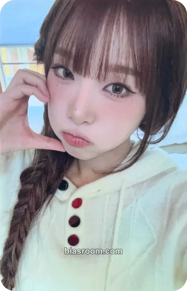 Yena Yena Yena's Little Seasons - 2026 Season's Greetings K-pop photocard