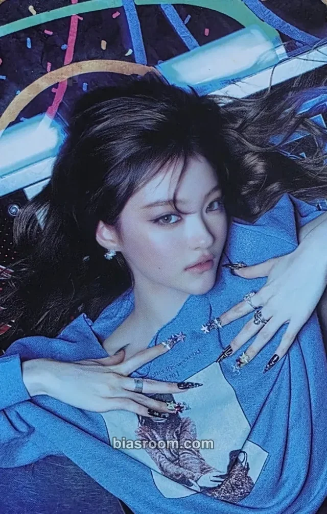 Ella MEOVV GO HARD K-pop photocard
