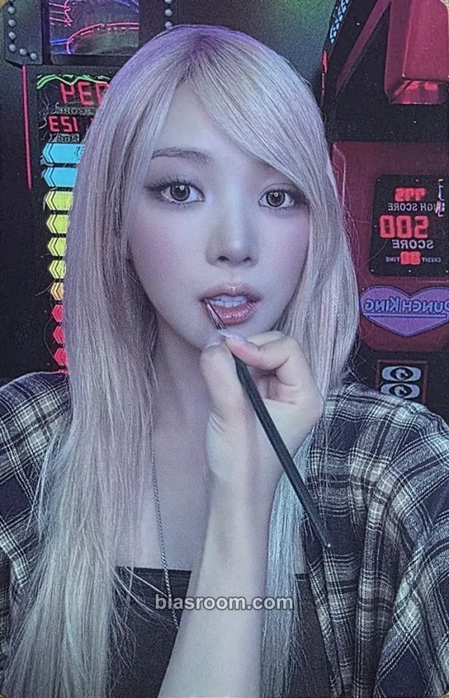 Narin MEOVV GO HARD K-pop photocard