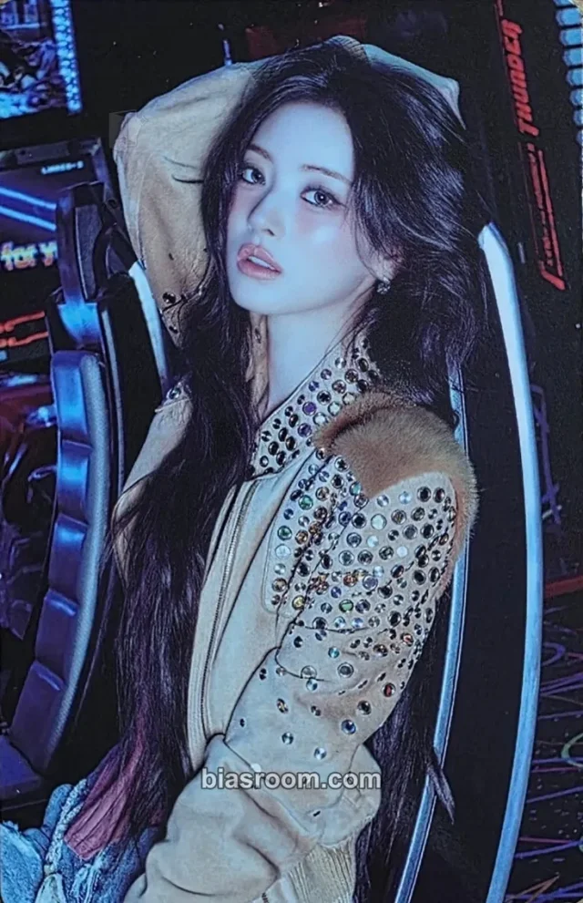 Anna MEOVV GO HARD K-pop photocard