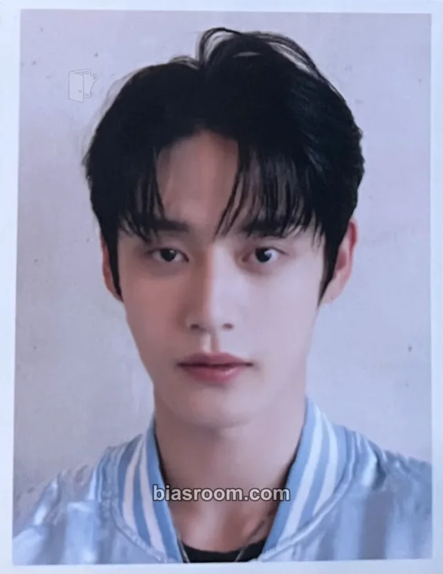 Jiwoong ZEROBASEONE DICON: The Beach Boy K-pop photocard