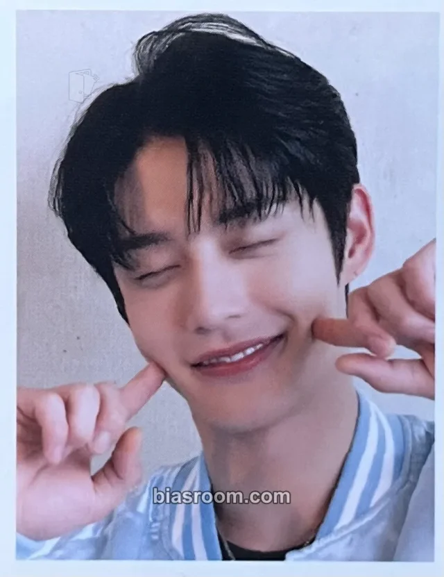Jiwoong ZEROBASEONE DICON: The Beach Boy K-pop photocard