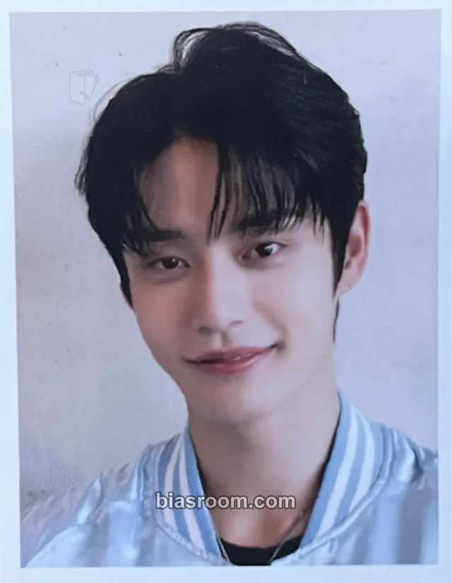 Jiwoong ZEROBASEONE DICON: The Beach Boy K-pop photocard