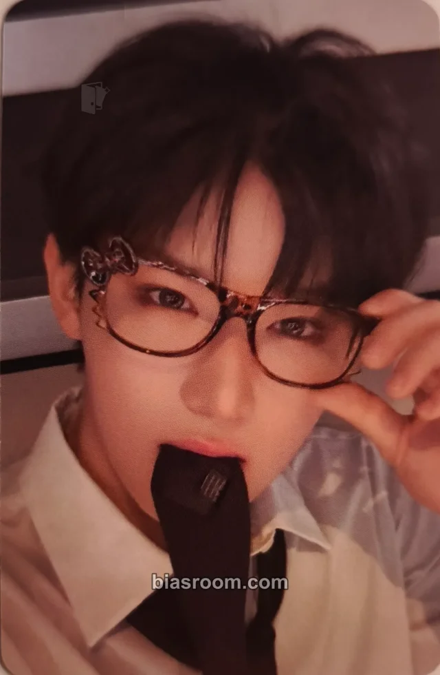 Yichen  MODYSSEY 1. Got Hooked: An Addictive Symphony K-pop photocard