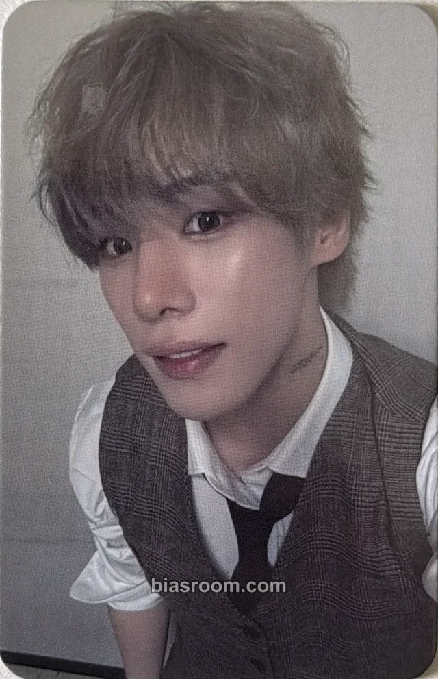 Xen Omega X N K-pop photocard