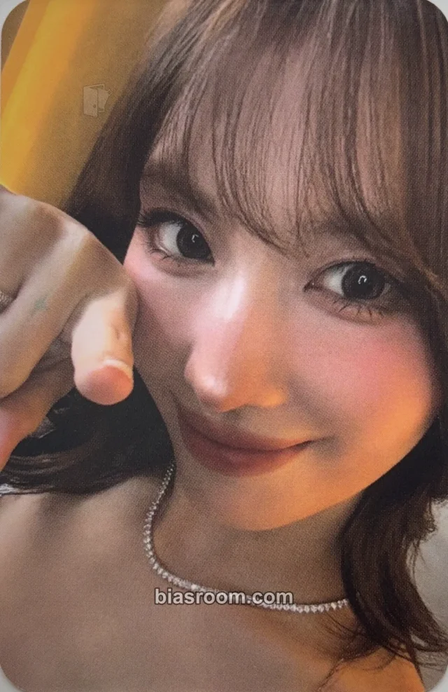 Photocard K-pop di Momo TWICE <THIS IS FOR> WORLD TOUR FINALE in SEOUL - LIVE