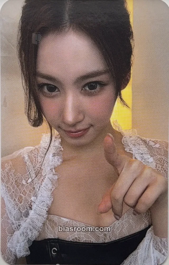 Sana TWICE <THIS IS FOR> WORLD TOUR FINALE in SEOUL - LIVE K-pop photocard