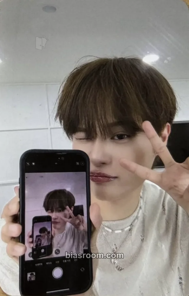 Daehwi AB6IX UPSIDE DOWN K-pop photocard
