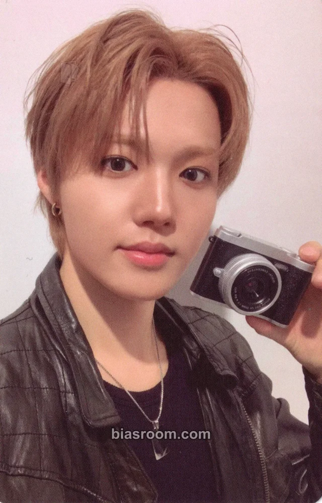 Doyoung TREASURE 6th Anniversary : TREASURE ARCHIVE K-pop photocard
