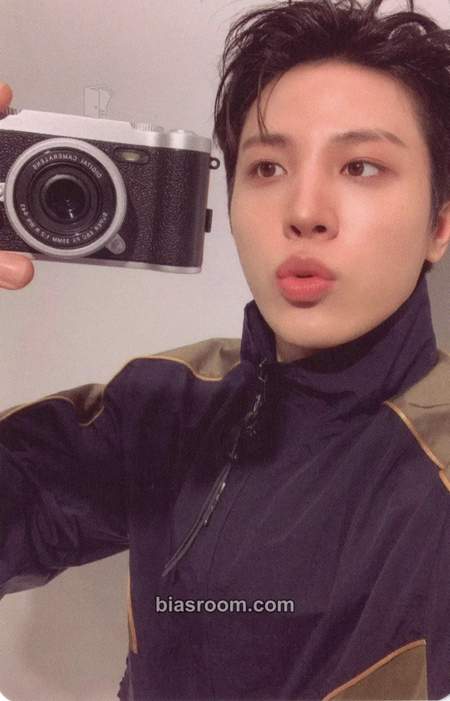 So Junghwan TREASURE 6th Anniversary : TREASURE ARCHIVE K-pop photocard
