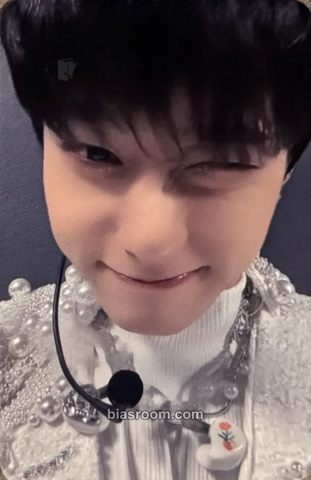 Hwanwoong ONEUS La Dolce Vita K-pop photocard