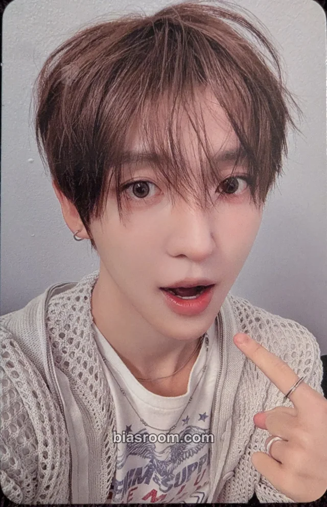 Donghyeon KickFlip KICK OFF THE WALL Pt 1 K-pop photocard