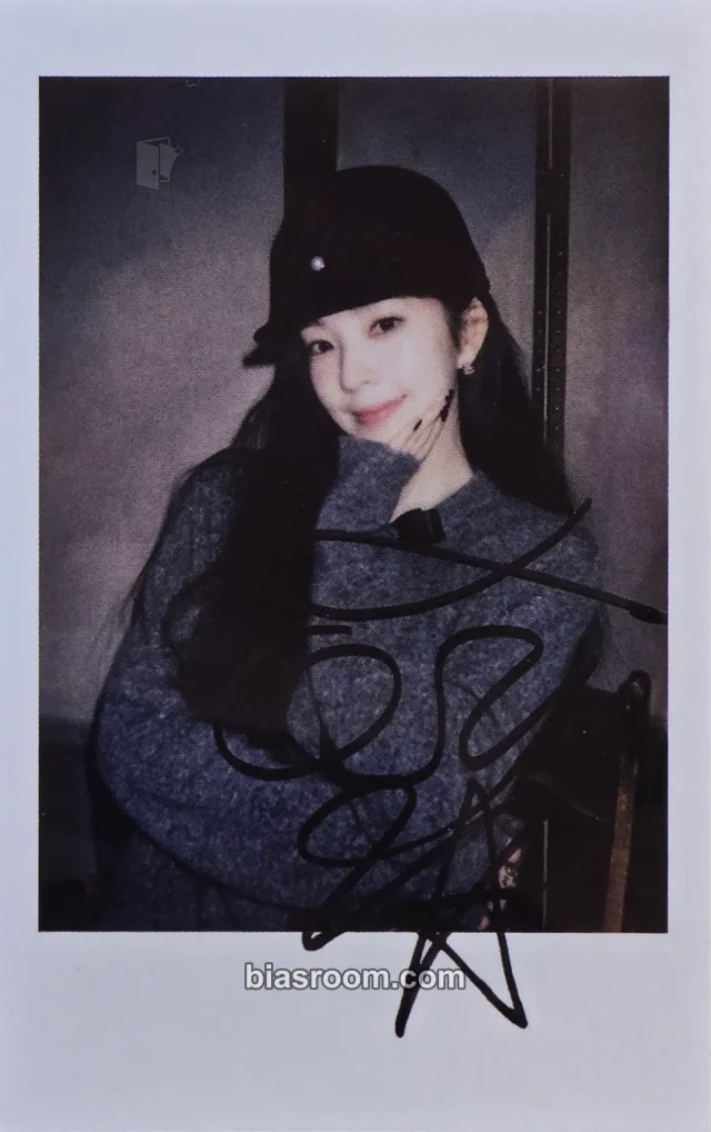 Irene Red Velvet Purple Pearl Magazine K-pop photocard