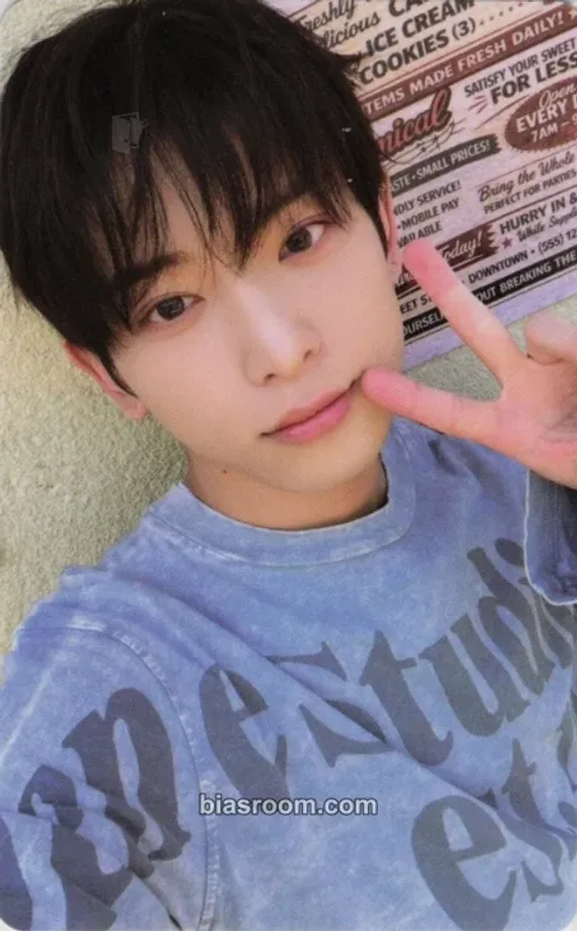 Harua  &TEAM Mark on Me K-pop Photocard