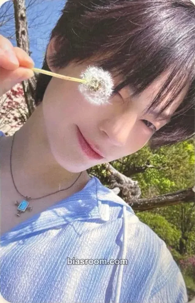 Hong POW Being Tender K-pop photocard