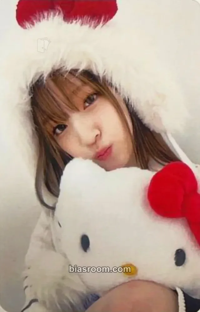 Yunha UNIS CURIOUS K-pop photocard