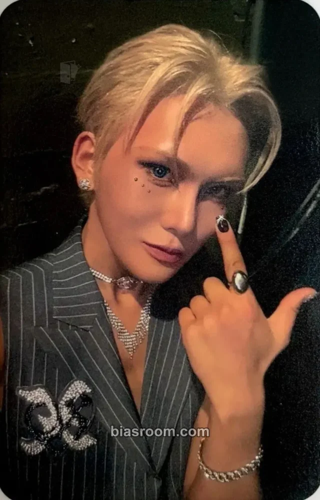 Hyun XLOV SERVING-X Asia Tour 2026 K-pop photocard