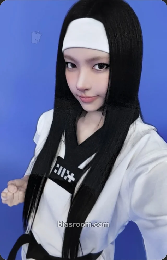 Photocard K-pop de Yunah ILLIT ILLIT LIVE ‘PRESS START♥︎︎︎’