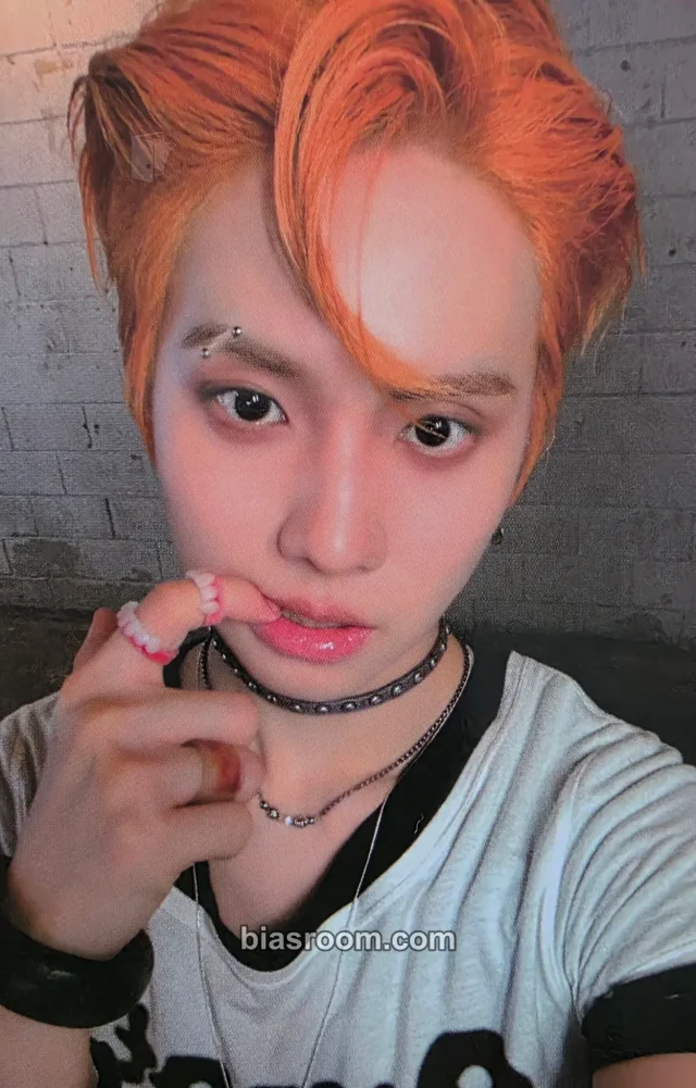 Win MCND Devil Youth Club K-pop photocard