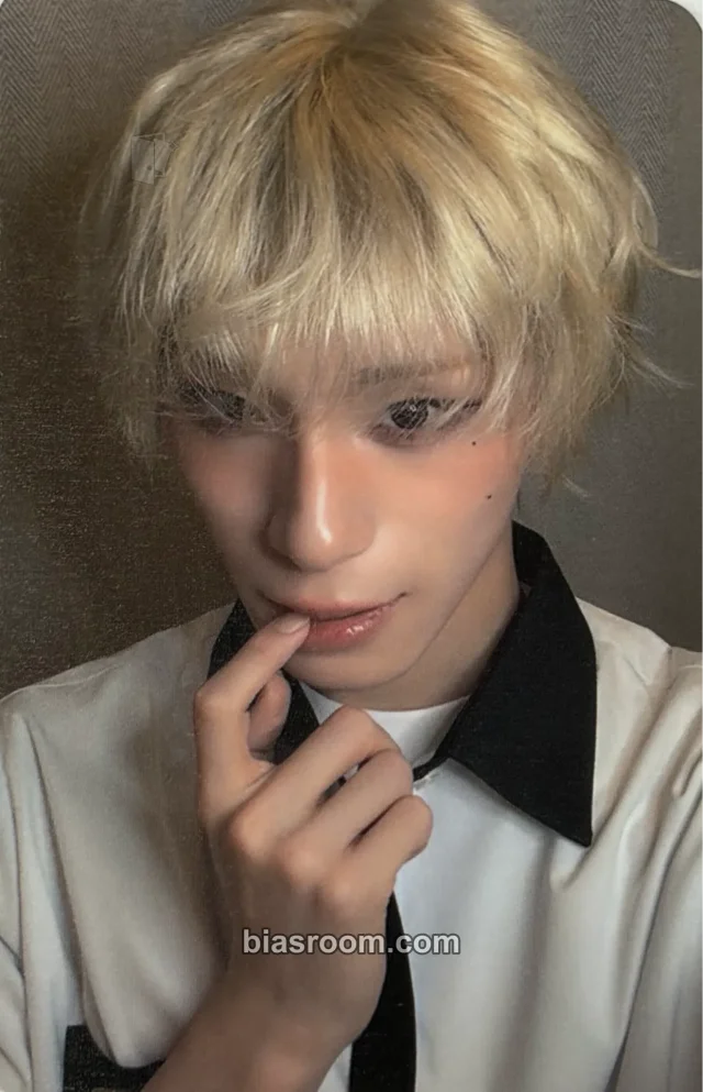 Haru XLOV I, God K-pop photocard