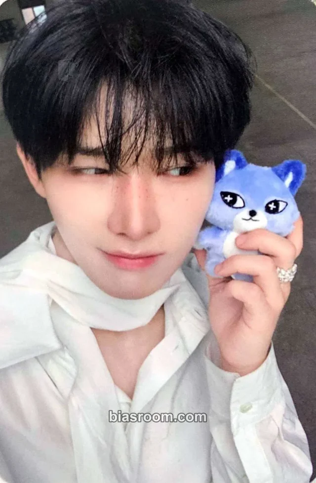 Yichen  MODYSSEY 2. Multitude: How We Bloom K-pop photocard