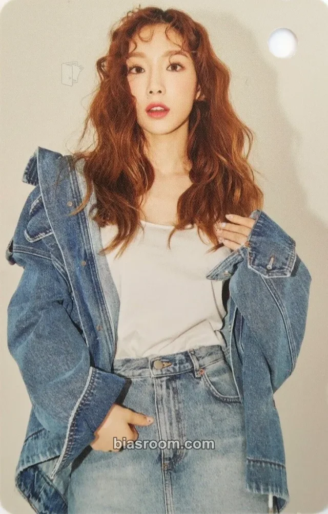 Taeyeon Girls' Generation Oh!GG SEASON'S GREETINGS 2019 K-pop photocard