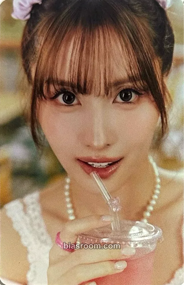 Photocard K-pop de Momo TWICE TWICE The Thrill (11th Anniversary Pop-Up)
