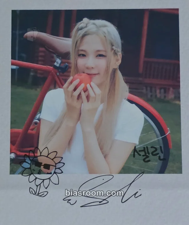 Seline cignature Us in the Summer K-pop photocard