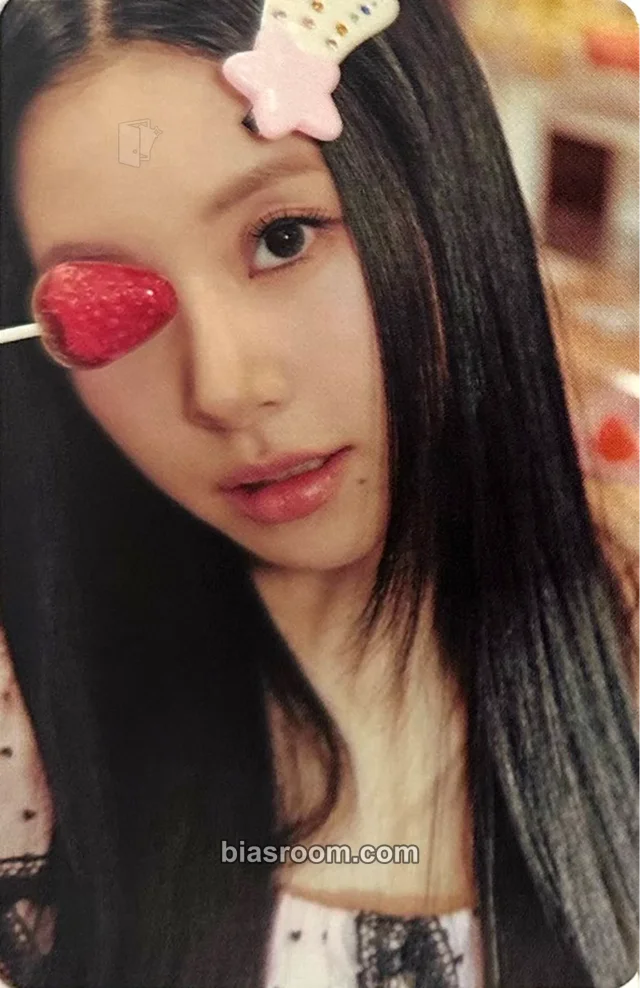 Photocard K-pop de Chaeyoung TWICE TWICE The Thrill (11th Anniversary Pop-Up)