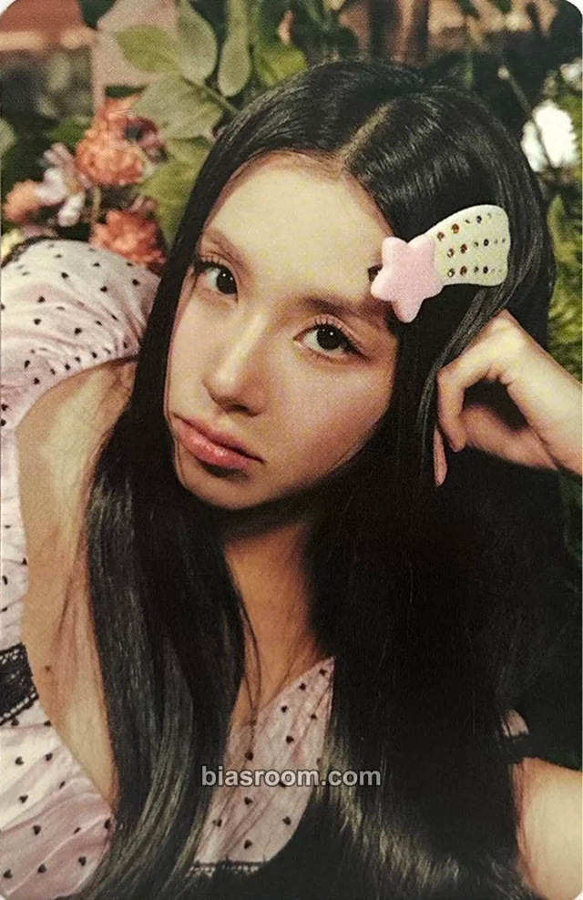 Photocard K-pop de Chaeyoung TWICE TWICE The Thrill (11th Anniversary Pop-Up)