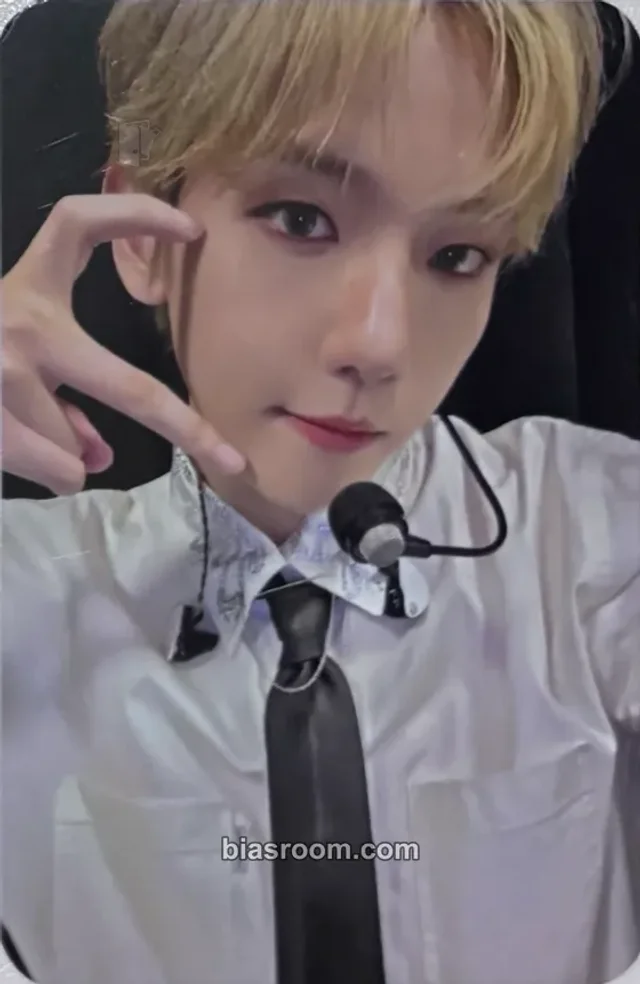 Baekhyun EXO 2025 BAEKHYUN World Tour <Reverie> +  2026 Reverie [dot] Encore  & LiveStream K-pop photocard