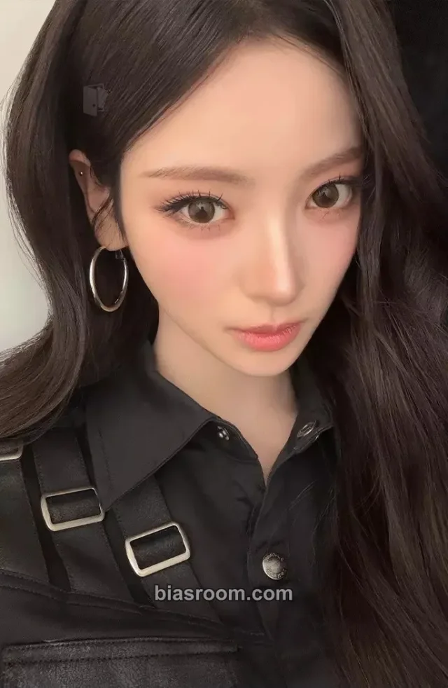Anna MEOVV BITE NOW K-pop Photocard