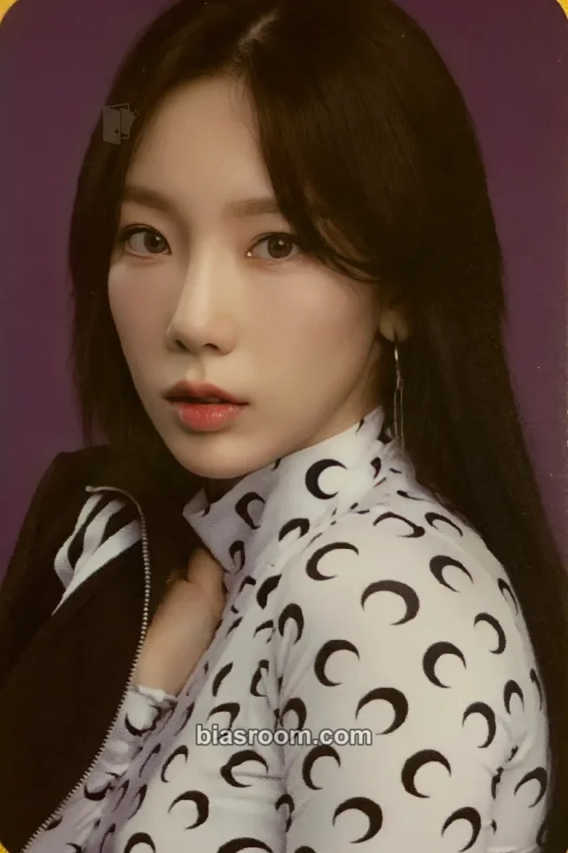 Taeyeon Girls' Generation Oh!GG SEASON'S GREETINGS 2021 K-pop photocard
