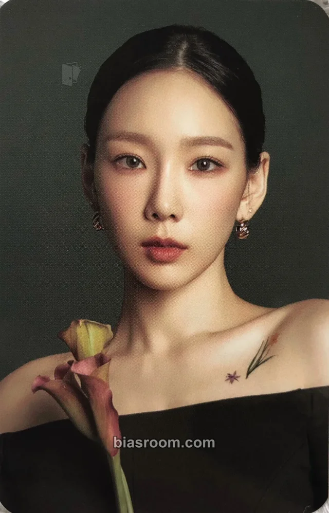 Taeyeon Girls' Generation Oh!GG SEASON'S GREETINGS 2021 K-pop photocard