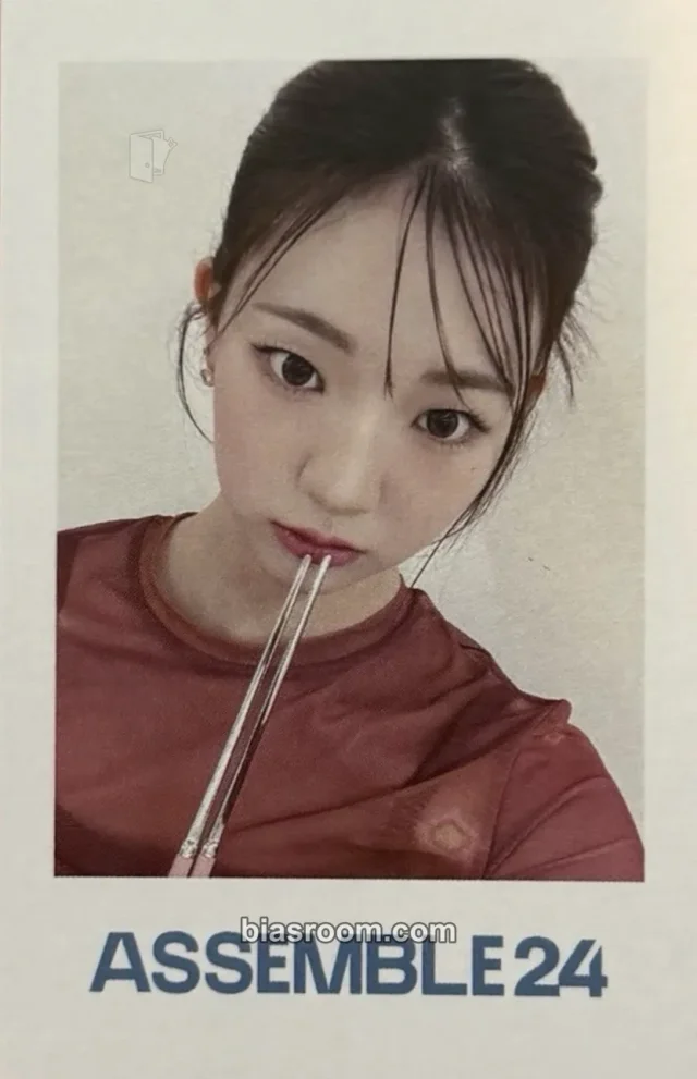 Photocard K-pop de Yeonji tripleS Assemble24