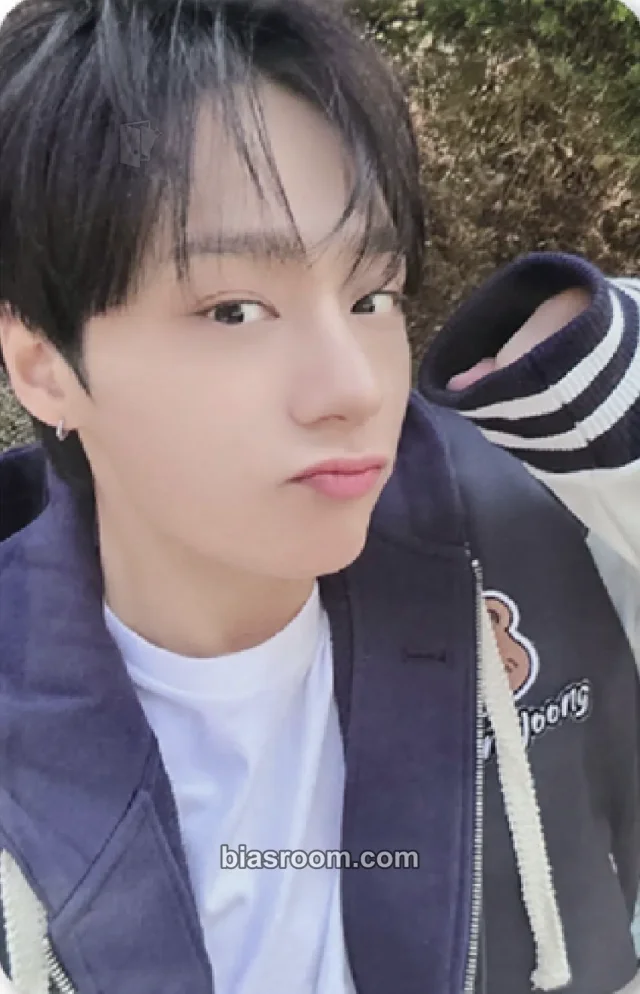 Hwanwoong ONEUS 2024 Fan Concert Between the Earth and The Moon K-pop photocard