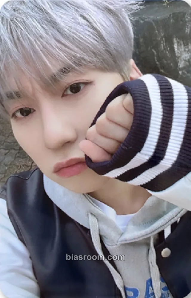 Keonhee ONEUS 2024 Fan Concert Between the Earth and The Moon K-pop photocard