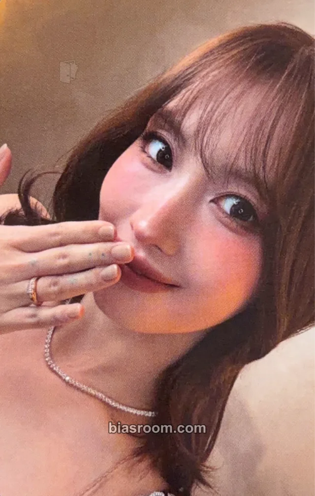 Momo TWICE <THIS IS FOR> WORLD TOUR FINALE in SEOUL - LIVE K-pop Photocard