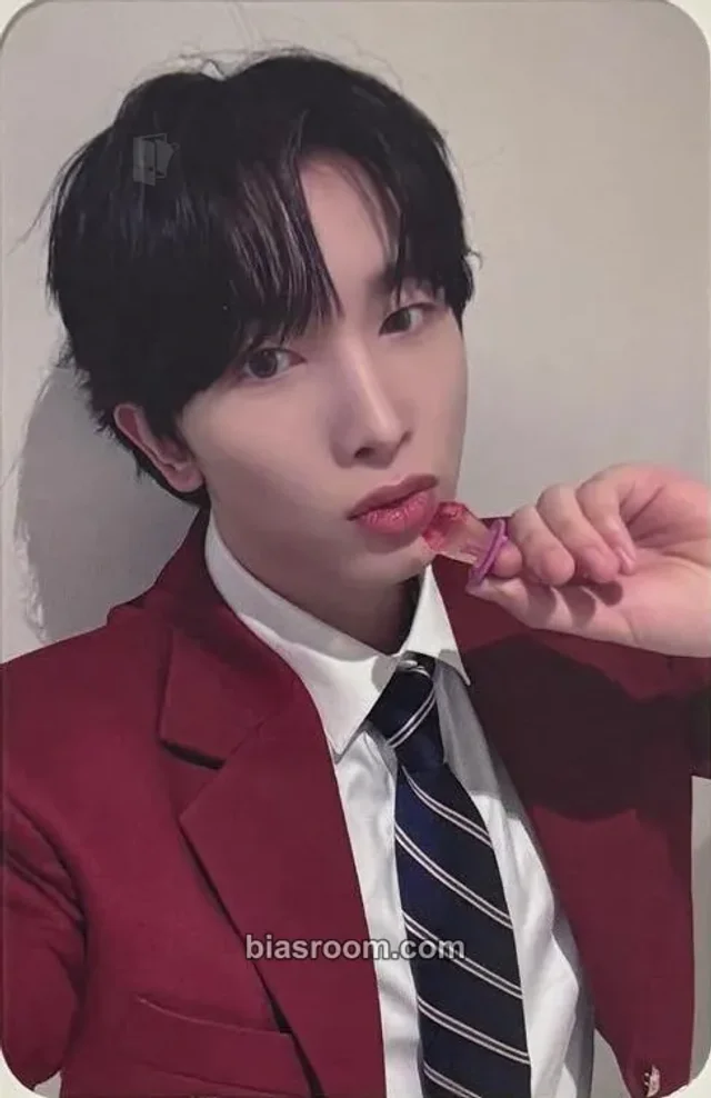 Dongyeon POW Valentine K-pop photocard