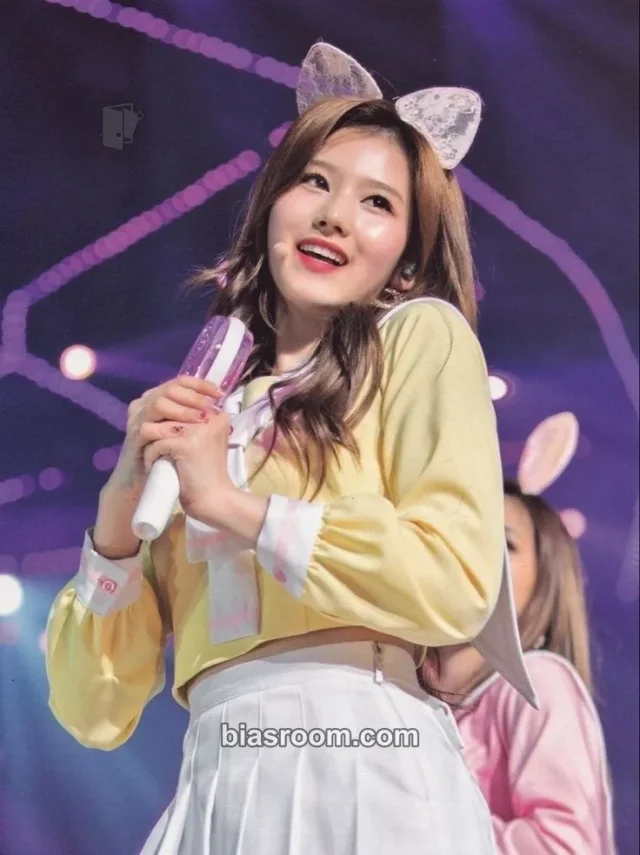 Photocard K-pop di Sana TWICE Twiceland: The Opening [Encore] DVD & Blu-ray
