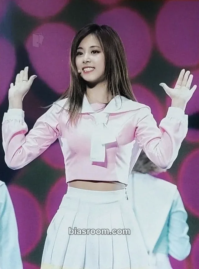 Photocard K-pop di Tzuyu TWICE Twiceland: The Opening [Encore] DVD & Blu-ray