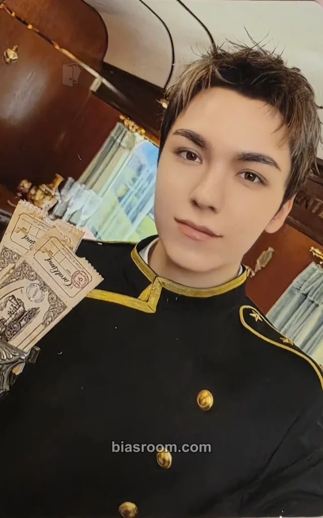 Vernon SEVENTEEN 2026 10TH SVT IN CARAT LAND K-pop 小卡
