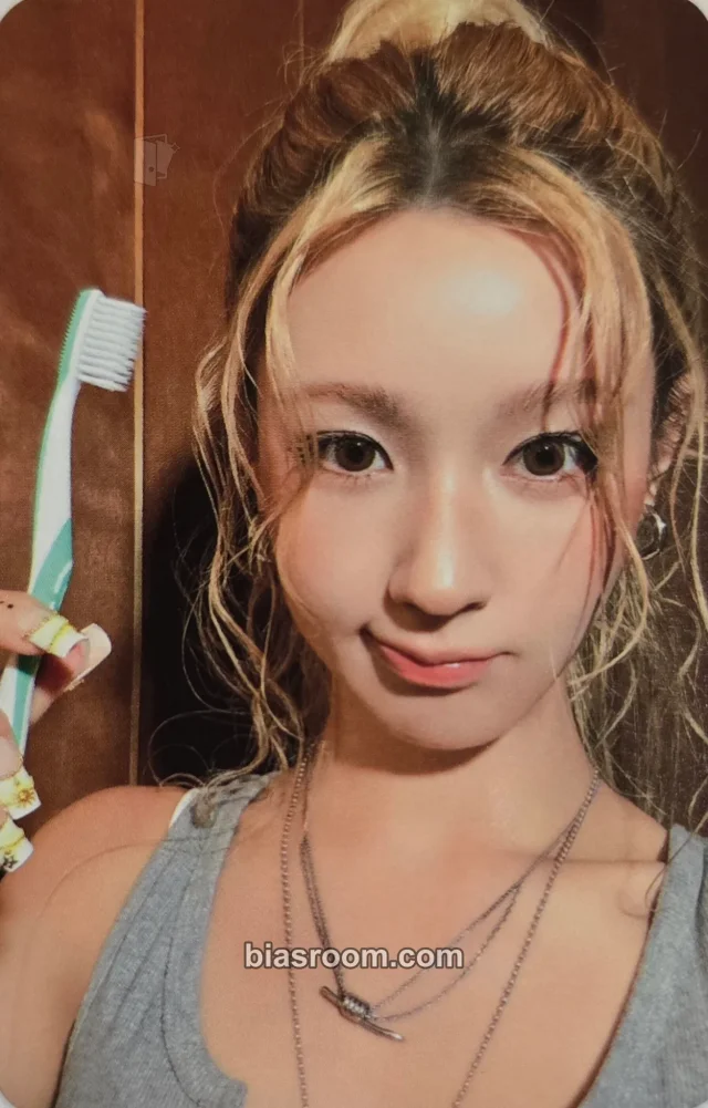 Miyeon i-dle We made K-pop photocard