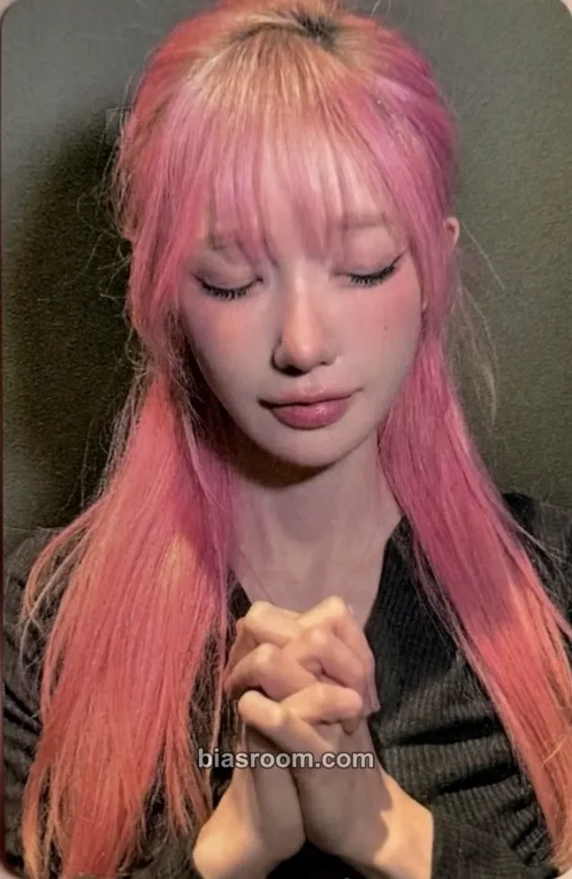 Magenta QWER CEREMONY  K-pop photocard