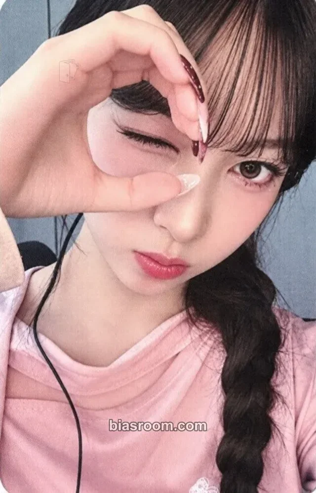 May RESCENE Runaway K-pop photocard
