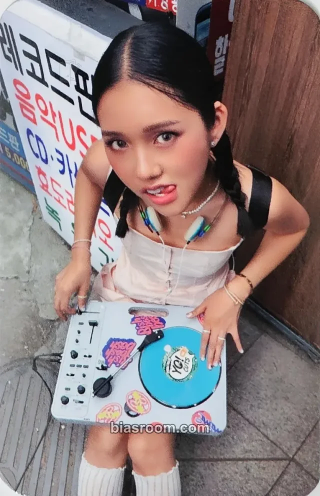 Mimi OH MY GIRL BISH BASH BOSH (Mimi) K-pop photocard