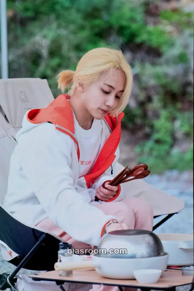 Photocard K-pop di Jeonghan SEVENTEEN In The Soop with SEVENTEEN Media - VOD & MERCHANDISE