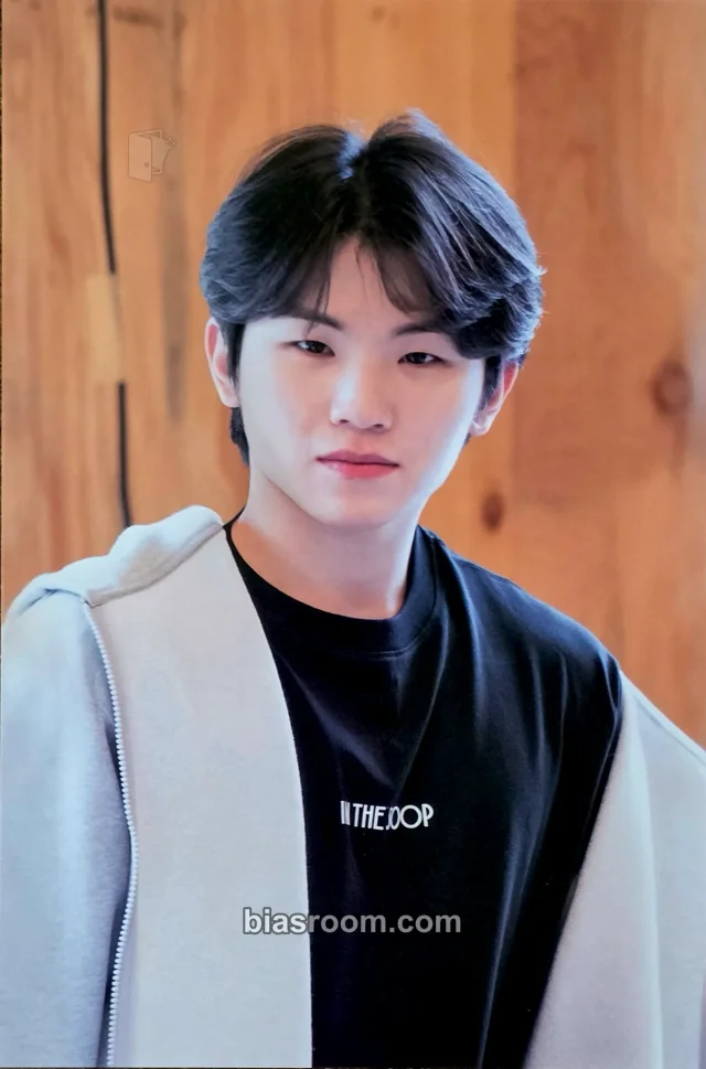 Photocard K-pop Woozi SEVENTEEN In The Soop with SEVENTEEN Media - VOD & MERCHANDISE