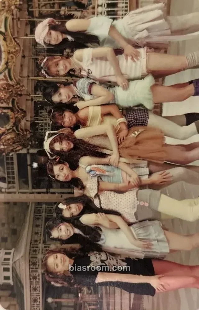 Photocard K-pop TWICE TWICE The Thrill (11th Anniversary Pop-Up)