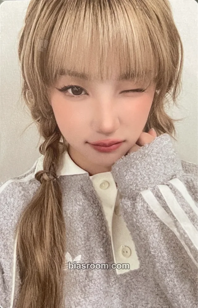 Yuqi i-dle LYNKPOP: The VR Experience [The Encounter] K-pop photocard
